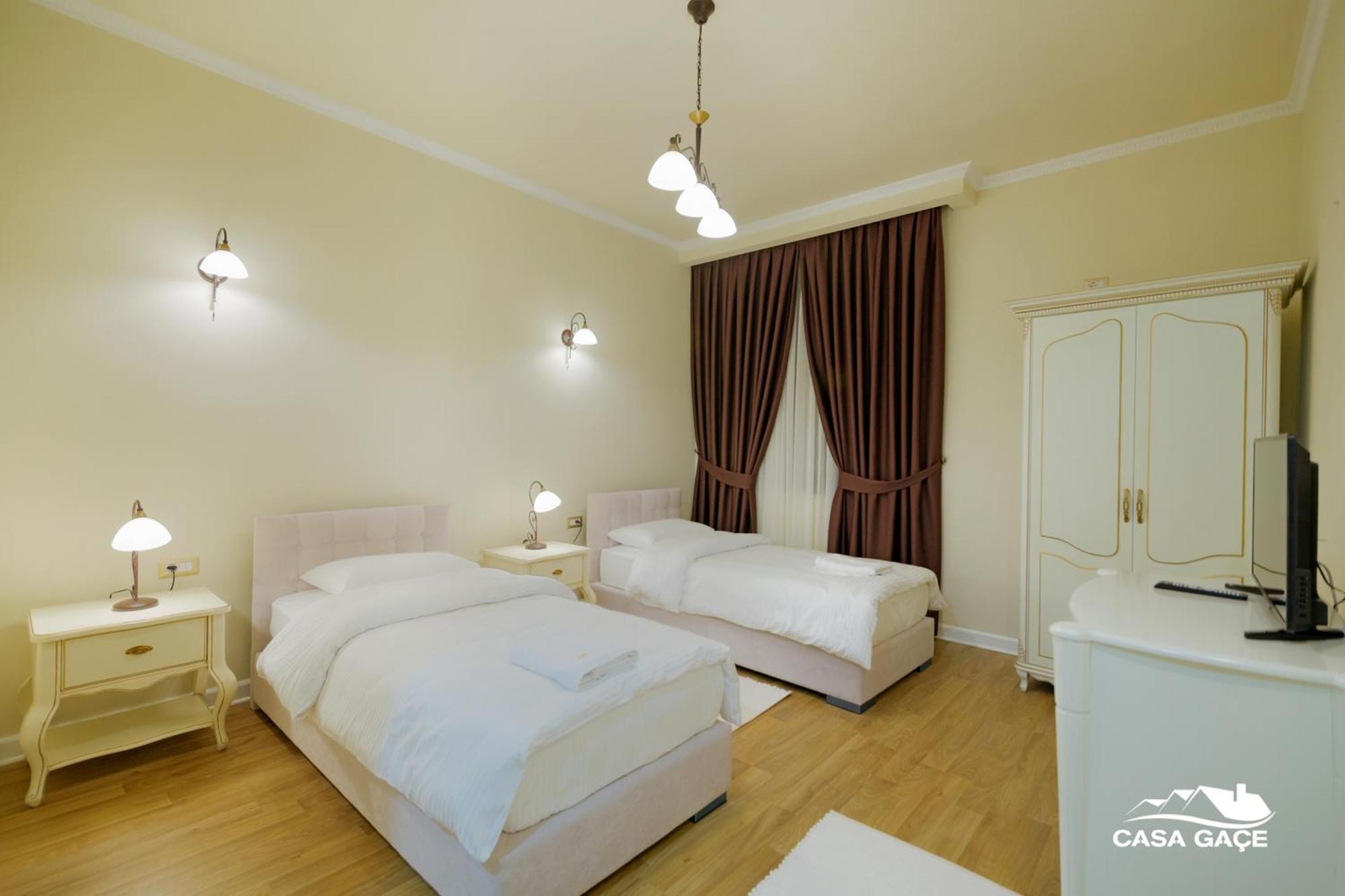 Casa Gace Hotel Корча Экстерьер фото