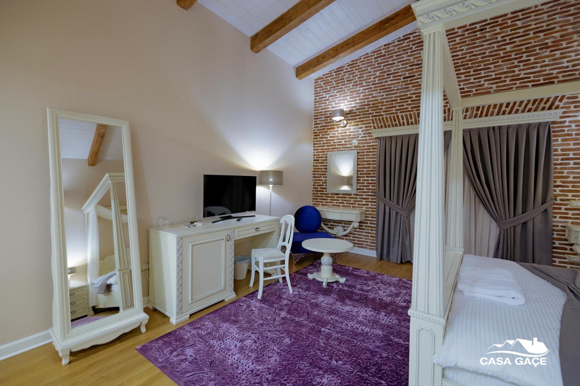 Casa Gace Hotel Корча Экстерьер фото