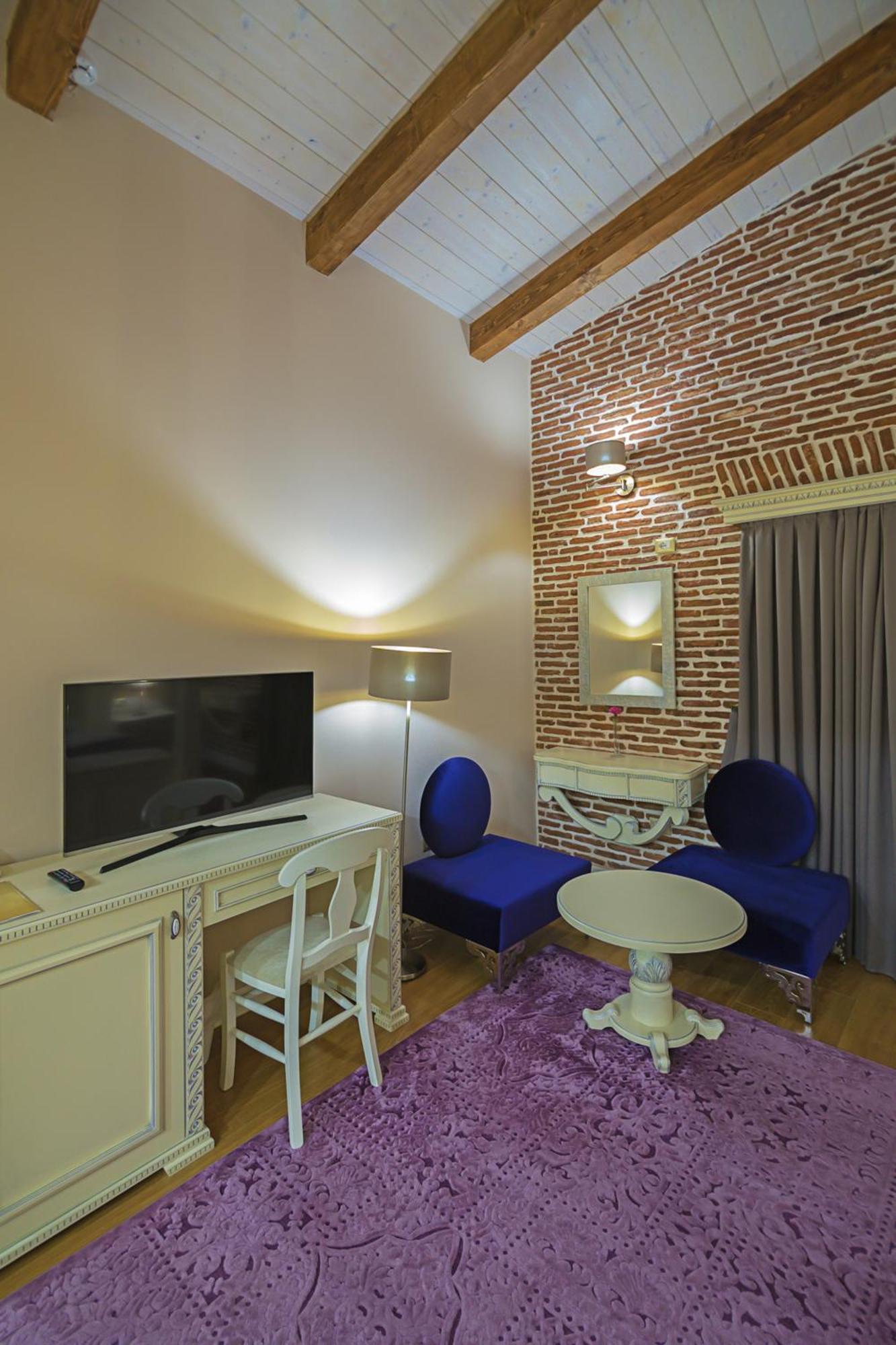Casa Gace Hotel Корча Экстерьер фото