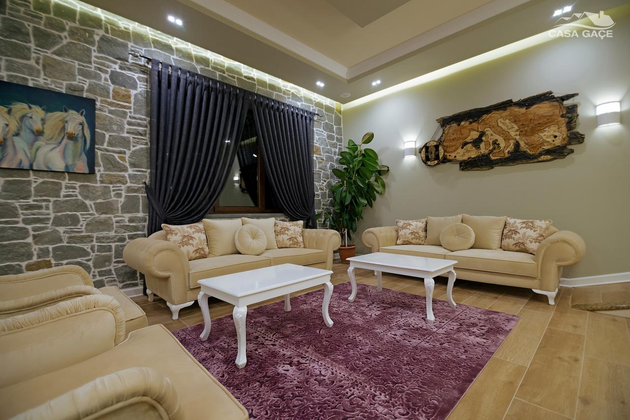 Casa Gace Hotel Корча Экстерьер фото