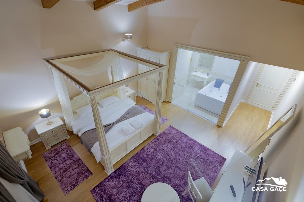 Casa Gace Hotel Корча Экстерьер фото
