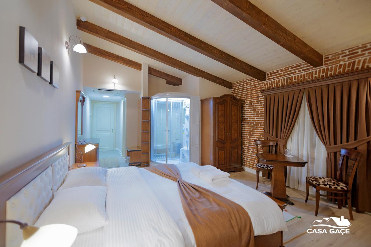 Casa Gace Hotel Корча Экстерьер фото