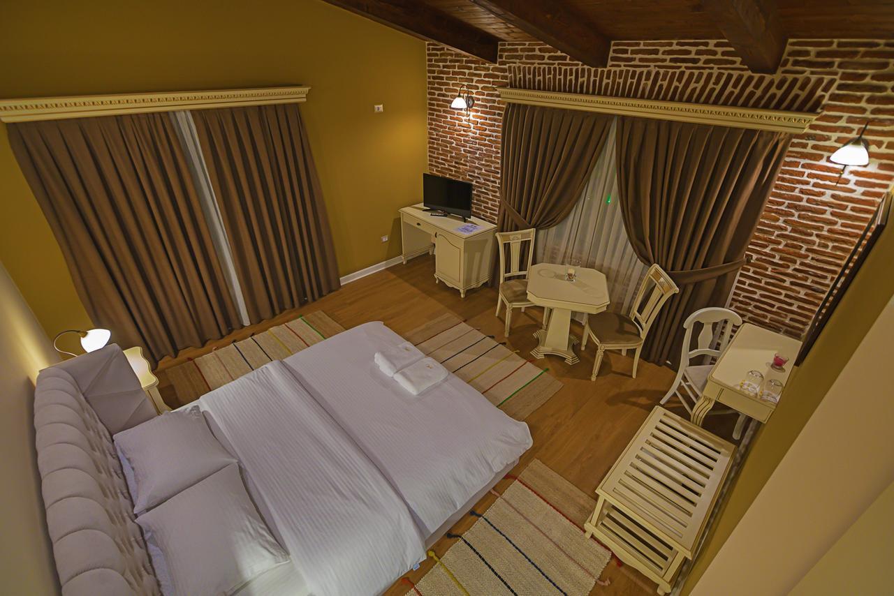 Casa Gace Hotel Корча Экстерьер фото